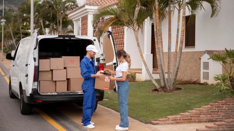 Read more about the article The Ultimate Guide to Movers and Packers: Simplifying Your Relocation Process