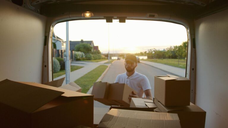 Read more about the article Movers and Packers in Fujairah: Your Partner in Hassle-Free Relocation