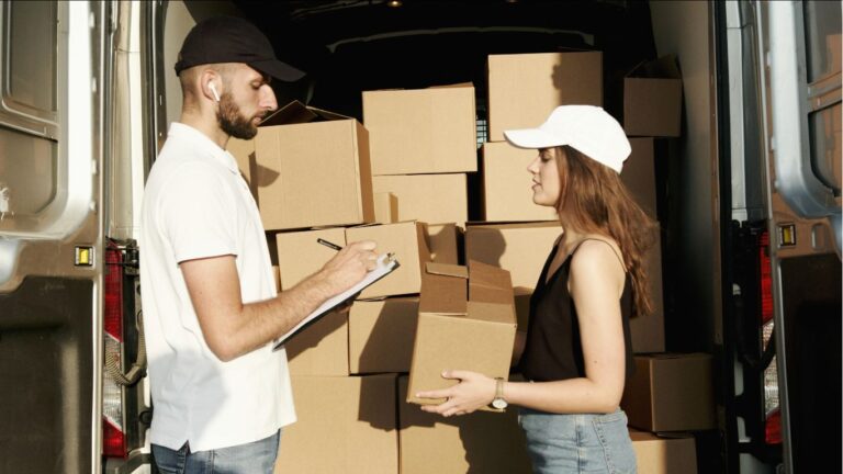 Read more about the article Moving Service Dubai: Your Guide to a Stress-Free Relocation