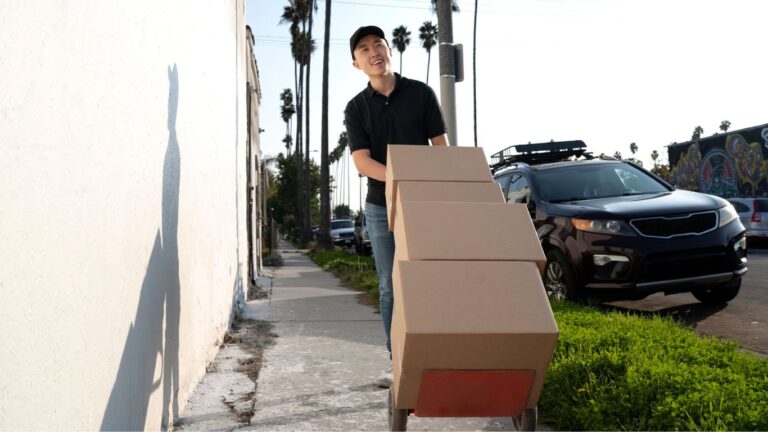 Read more about the article Write an Briefly Article on Moving Services Dubai